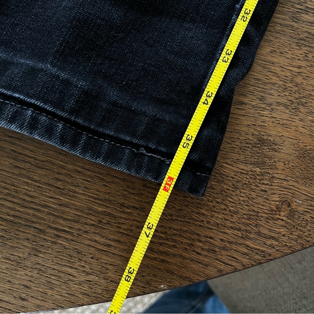 Levi's Women's Classic Black Denim Skinny Jeans Size 6p Black Mid Rise preowned - Picture 9 of 11